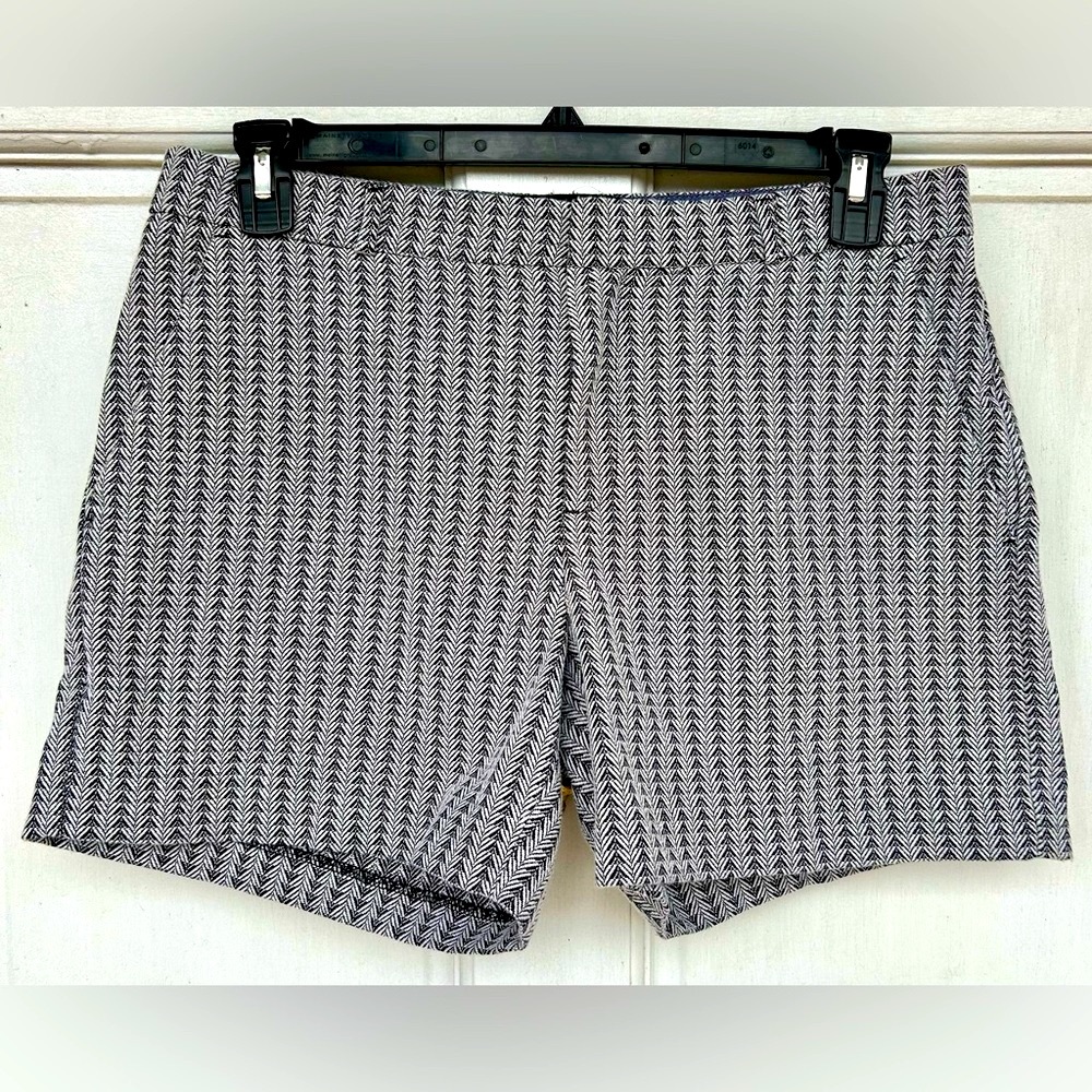 Women’s Banana Republic Size 8 Geometric Printed Shorts Black White